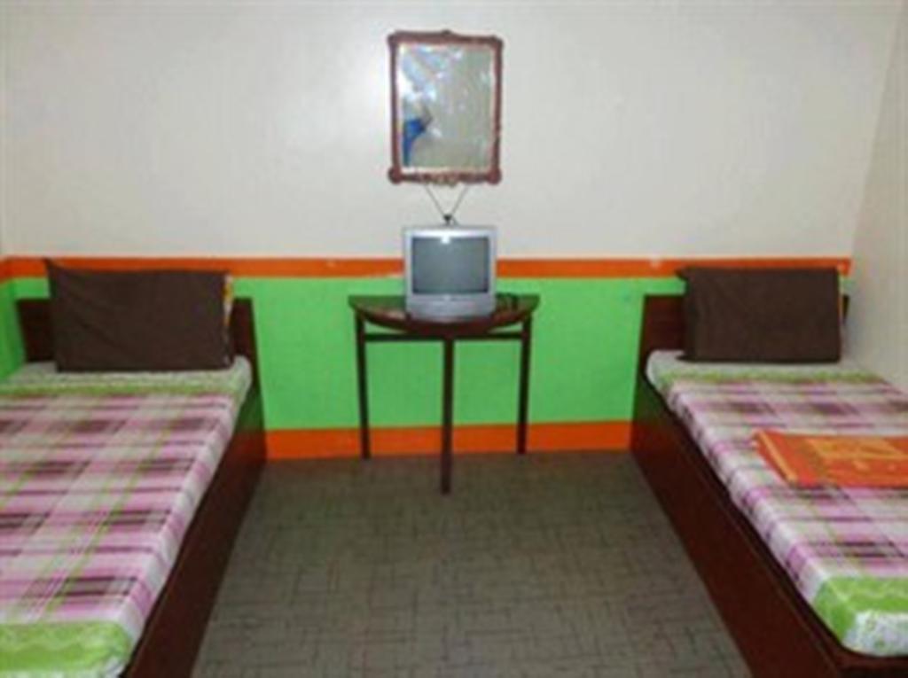 Np Festival Inn Kalibo Zimmer foto